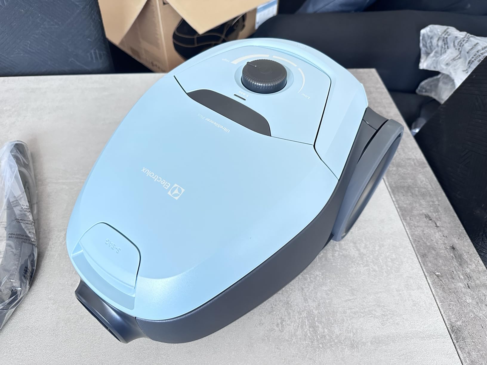 Electrolux Pure D8.2 PD82 aspirapolvere con sacco nero 3,5 L