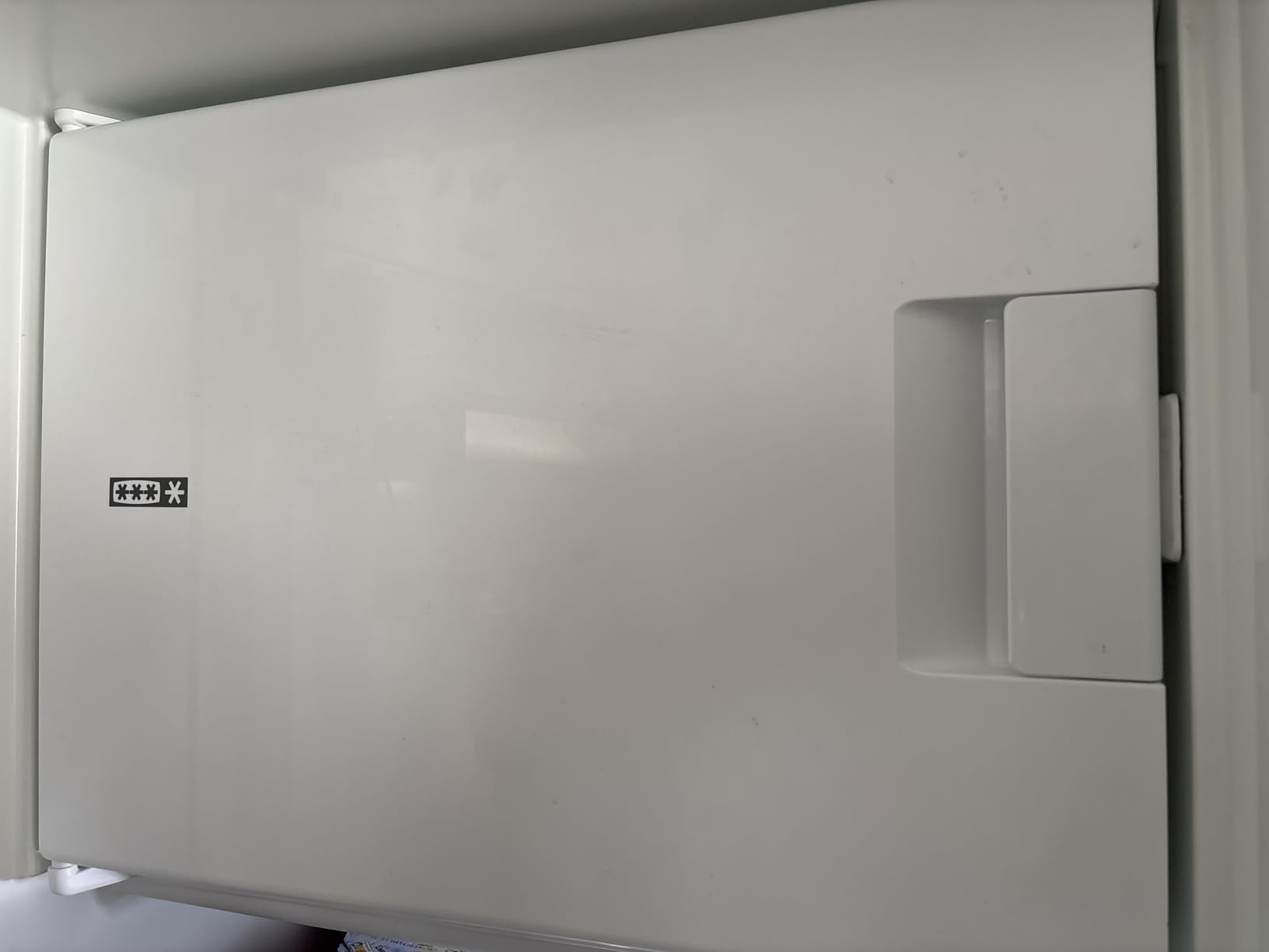Electrolux 2251246373 sportello freezer 447x330 frigorifero