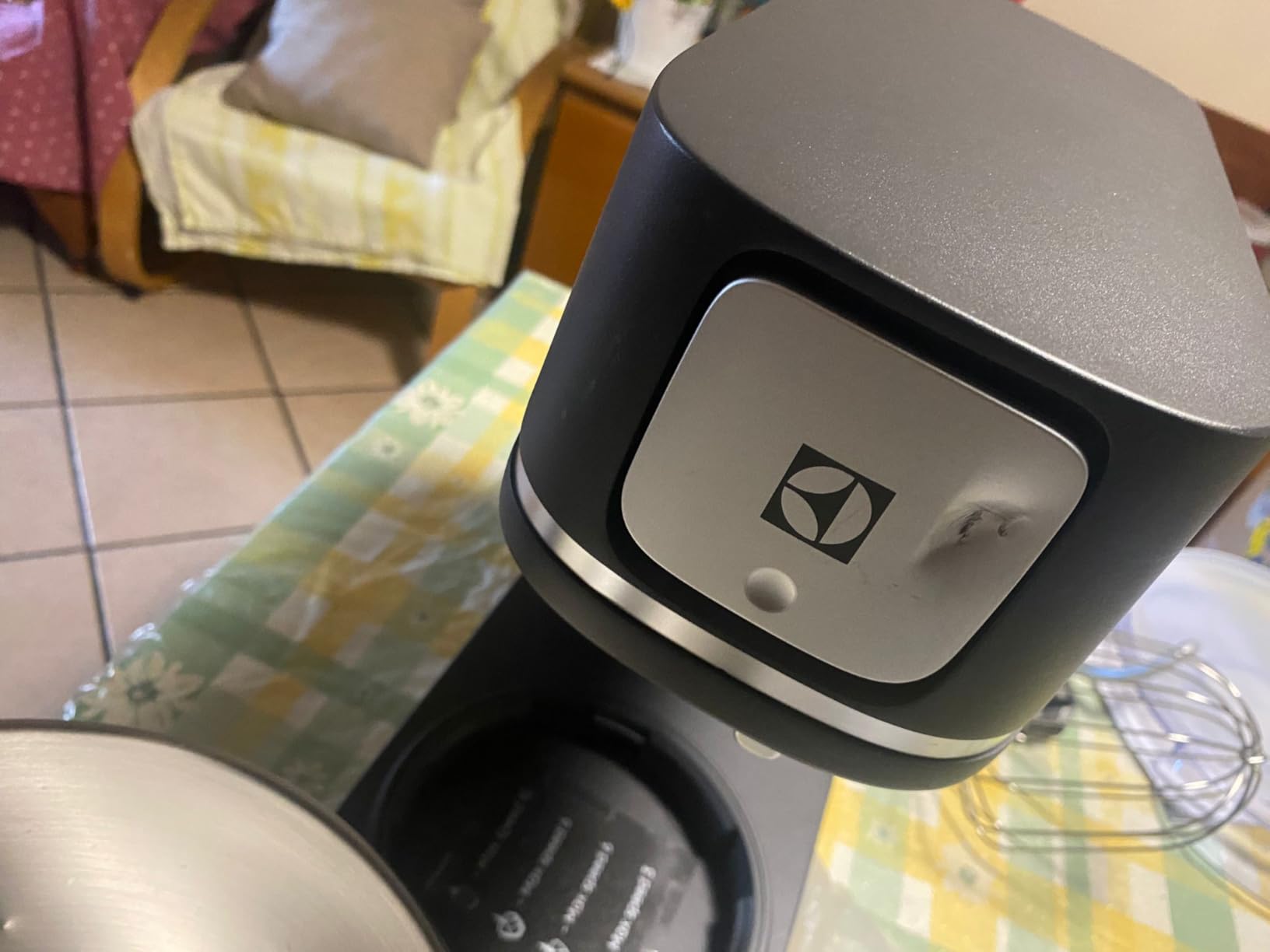 Electrolux E6KM1-4BPT impastatrice planetaria nero 1200W 6L