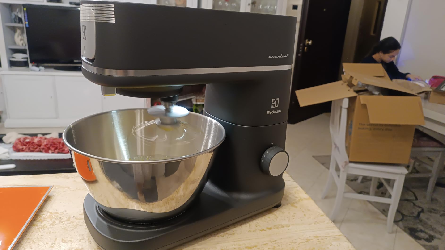 Electrolux E6KM1-4BPT impastatrice planetaria nero 1200W 6L