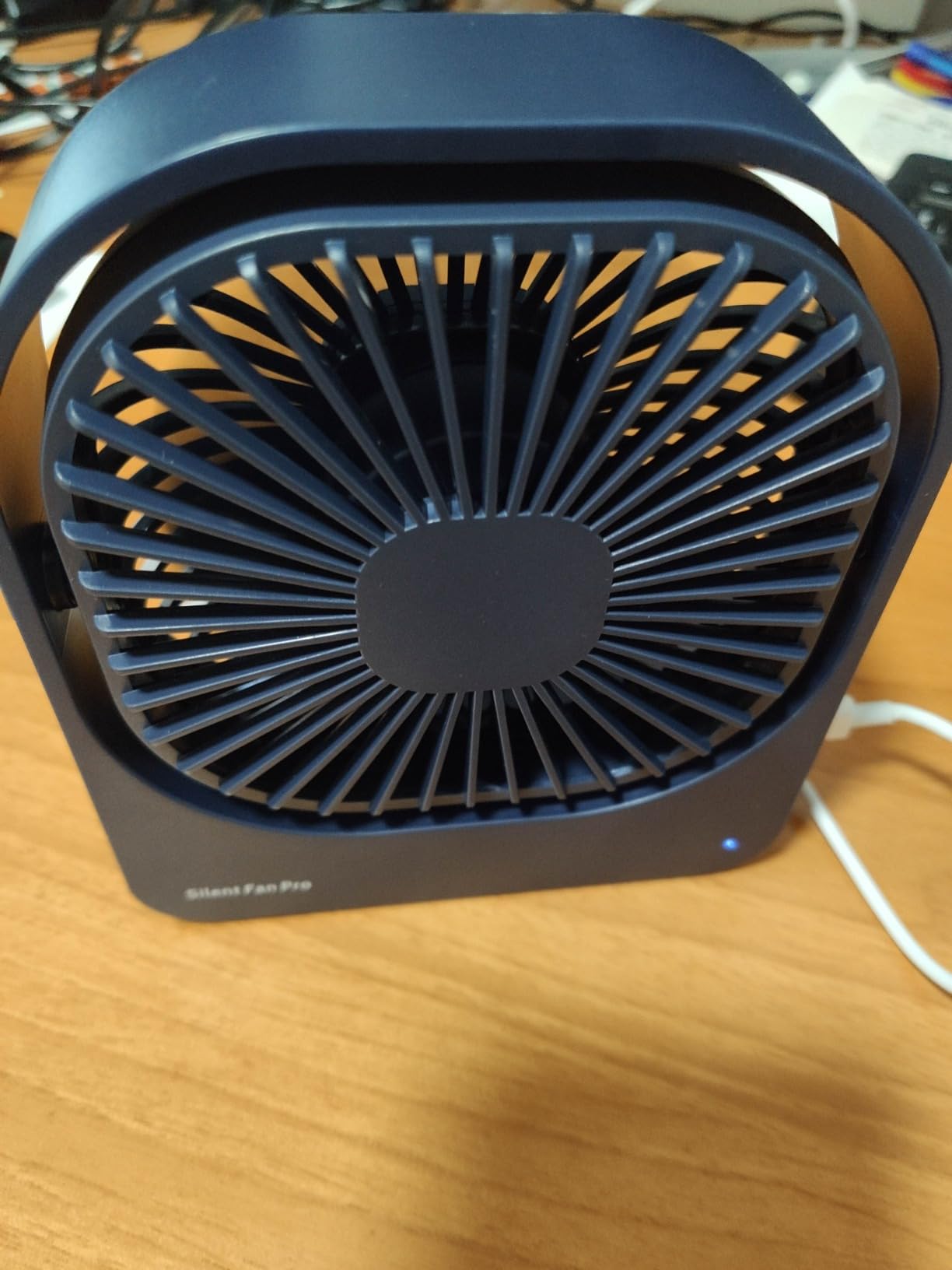 WOWDSGN ventilatore da tavolo ricaricabile blu scuro 2800 mAh