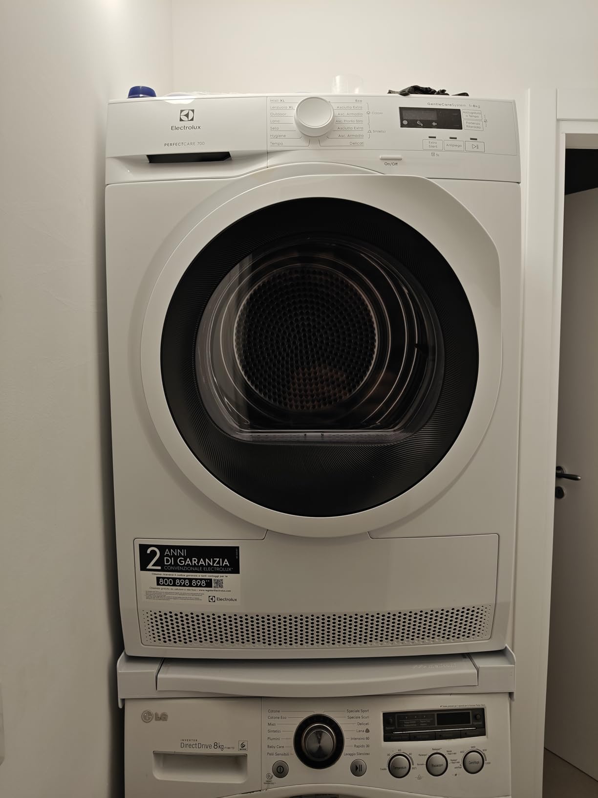 Electrolux Serie 700 EW7H583W asciugatrice pompa calore 8 kg