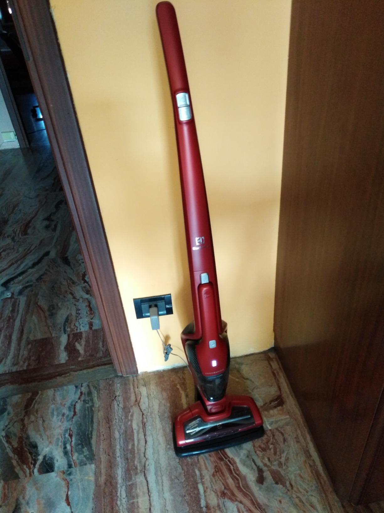 Electrolux EP31CB18IW aspirapolvere senza filo 30 min bianco