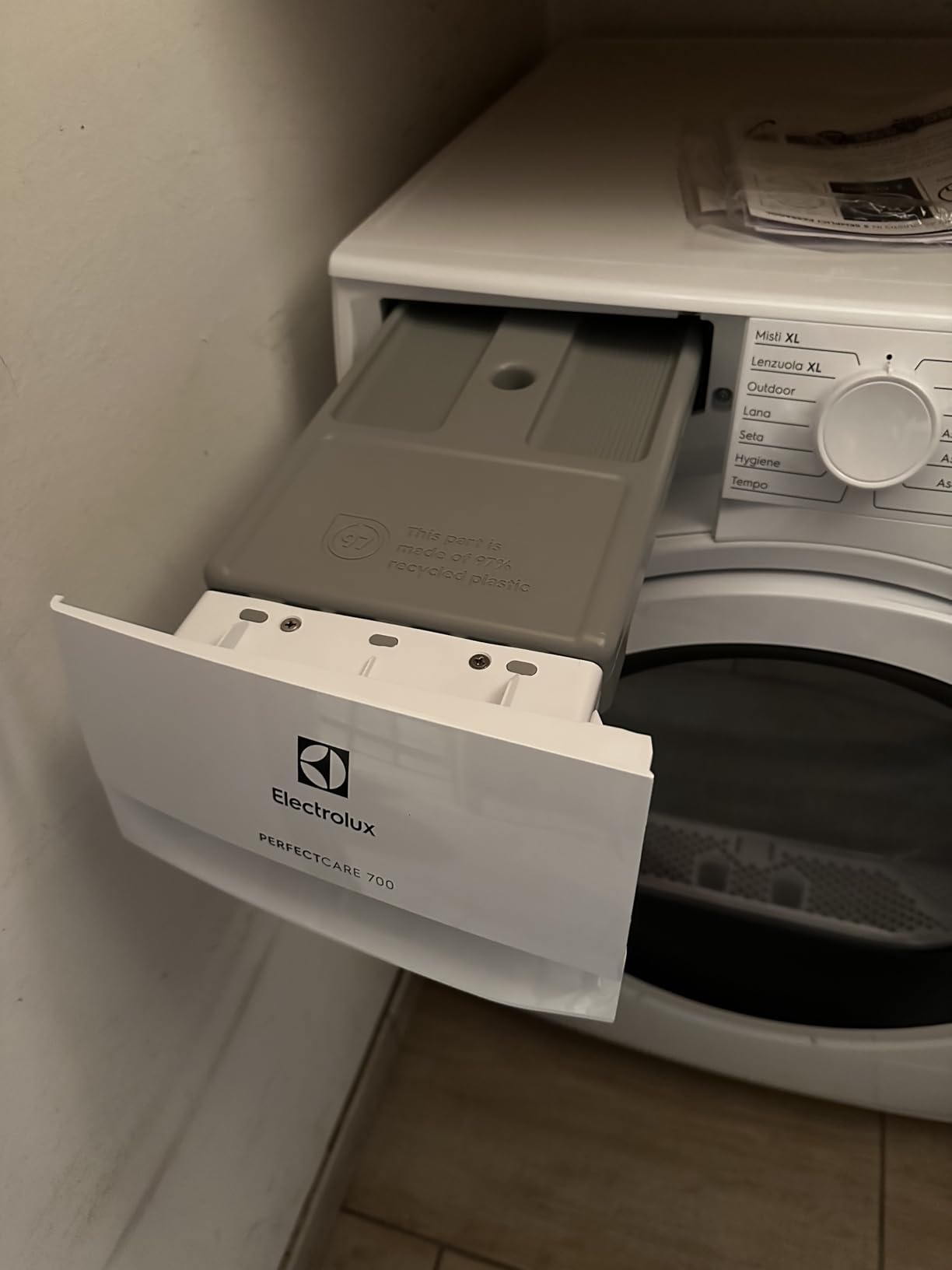 Electrolux Serie 700 EW7H583W asciugatrice pompa calore 8 kg