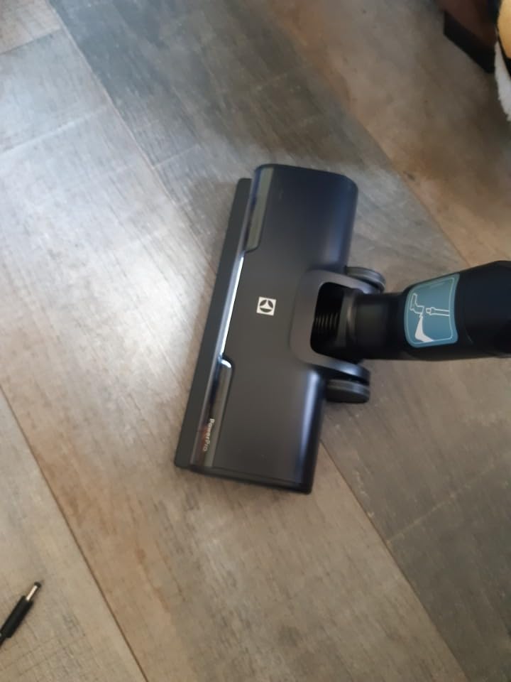 Electrolux Serie 700 EP71AB14UG scopa senza filo 50 min