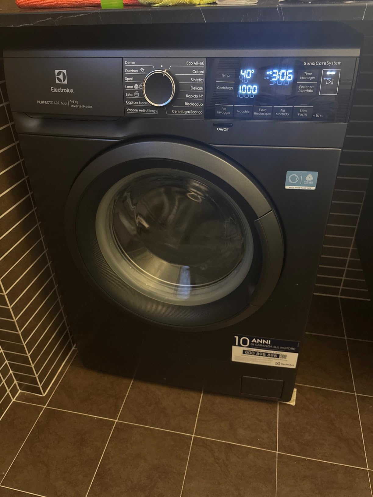 Electrolux Serie 600 EW6S306BL lavatrice slim 6kg nera