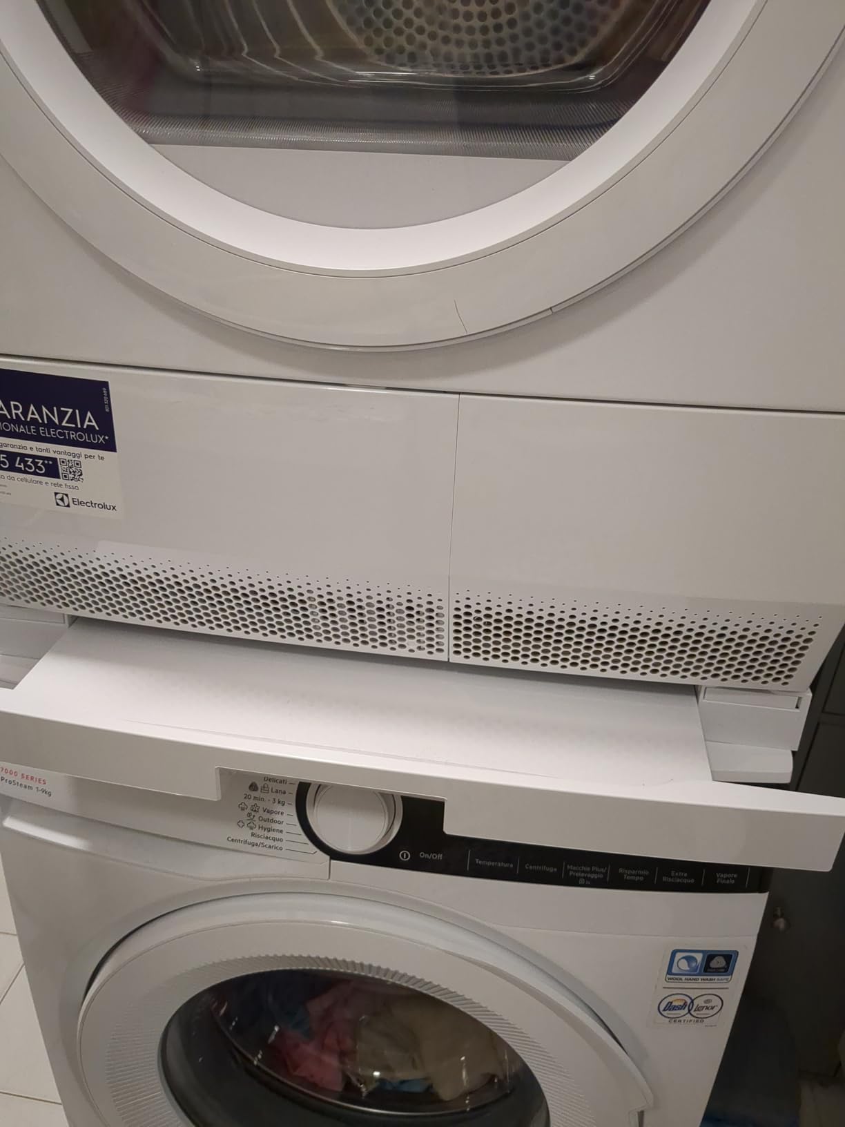 Electrolux E1WYHSK2 kit impilaggio con piano estraibile