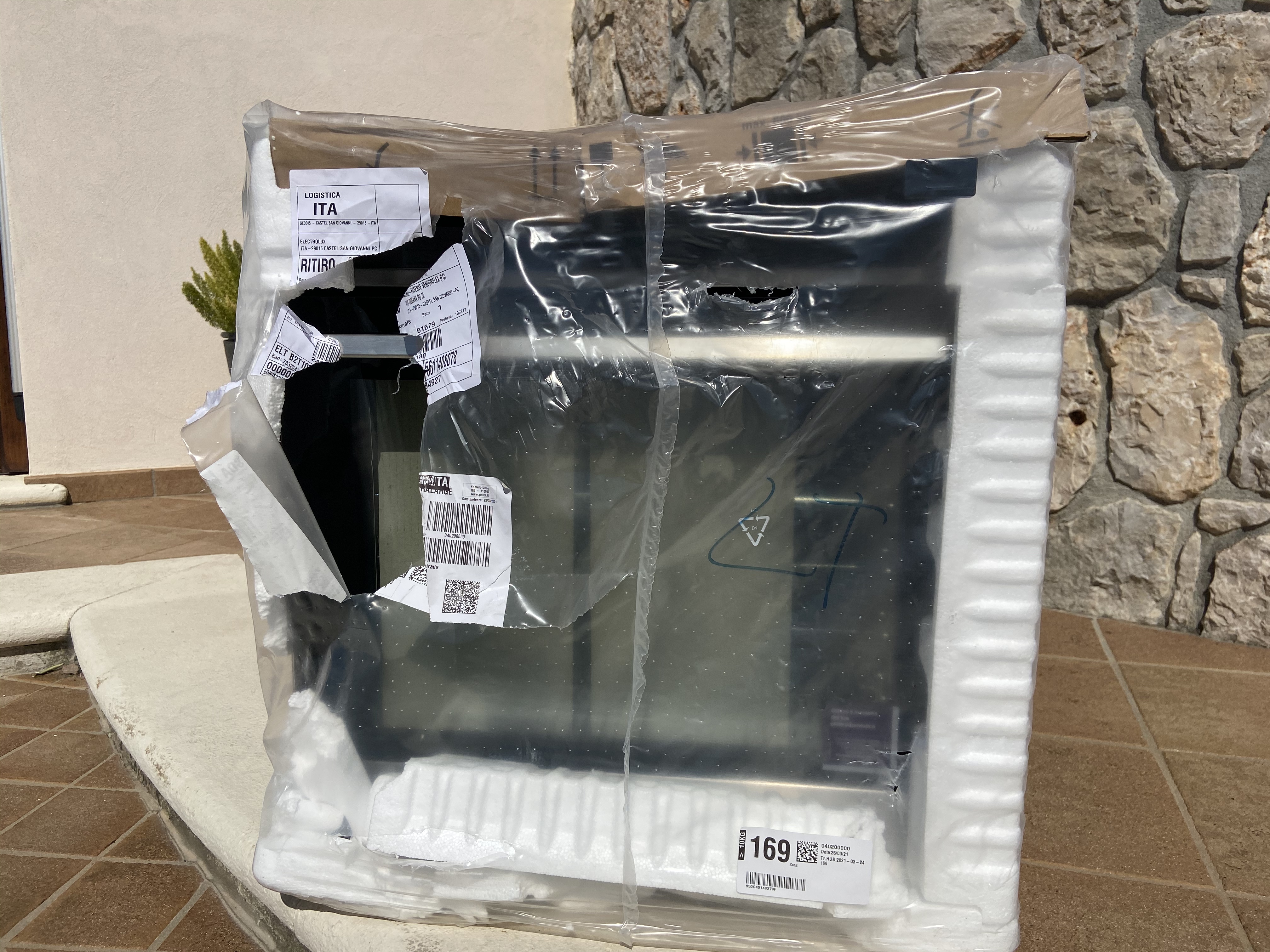 Electrolux SteamBoost EOB9S21WX forno incasso 70 L inox