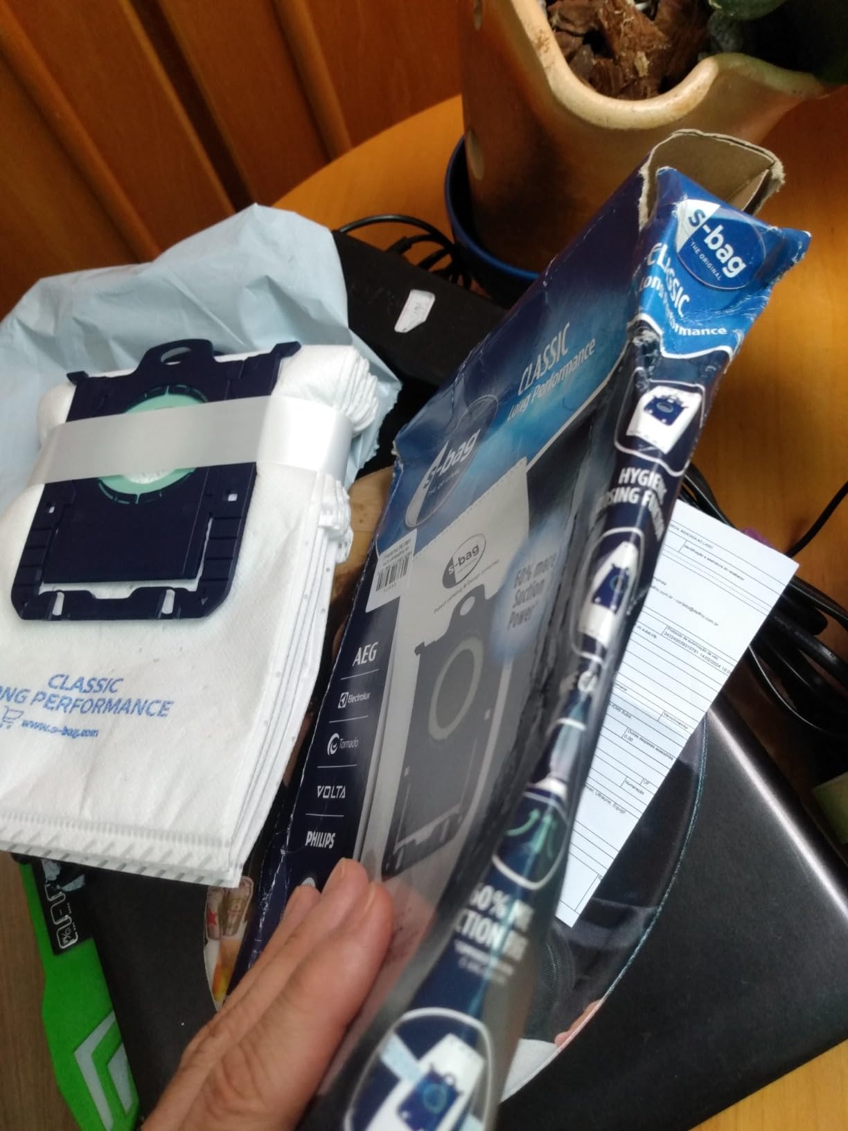 Electrolux EB61C3WBL aspirapolvere con sacco marrone noce