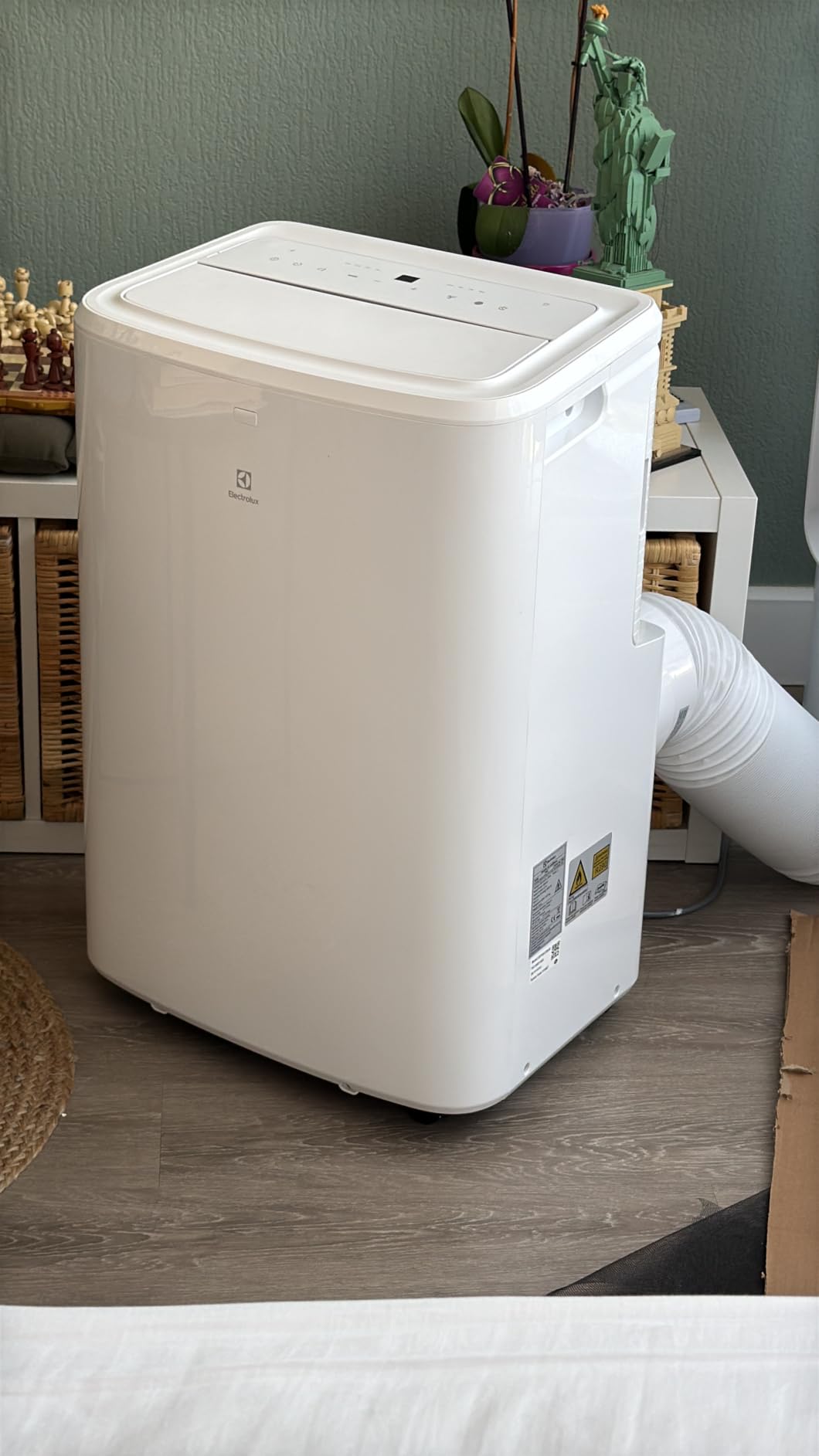 Electrolux Comfort 600 EXP26U339AW condizionatore portatile 9000 BTU