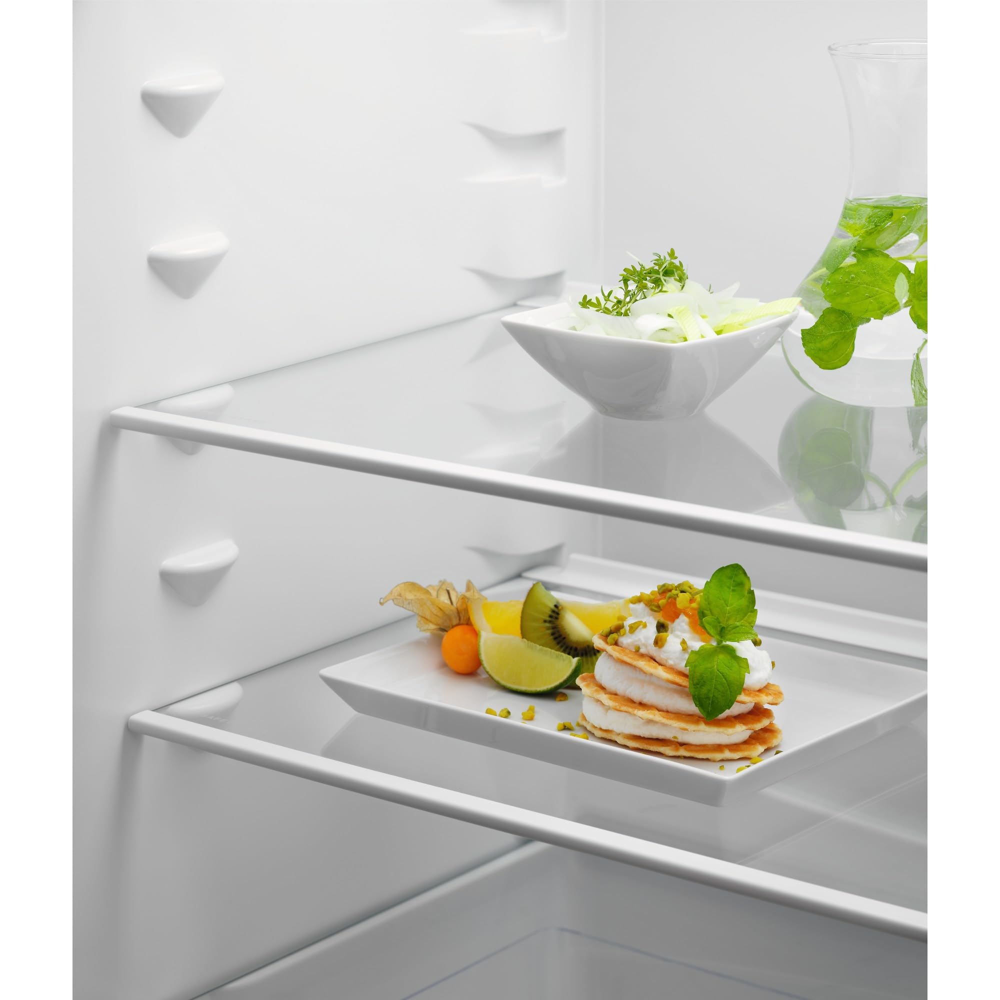 Electrolux Serie 500 LRB2AE88S frigorifero incasso 142 L