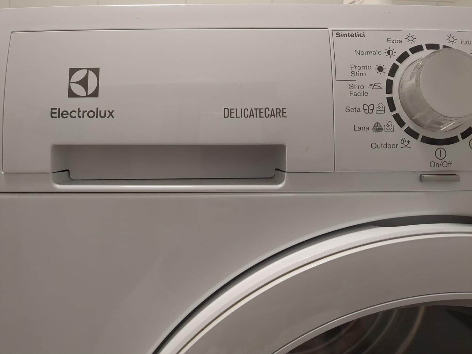 Electrolux E1WYHSK2 kit impilaggio con piano estraibile