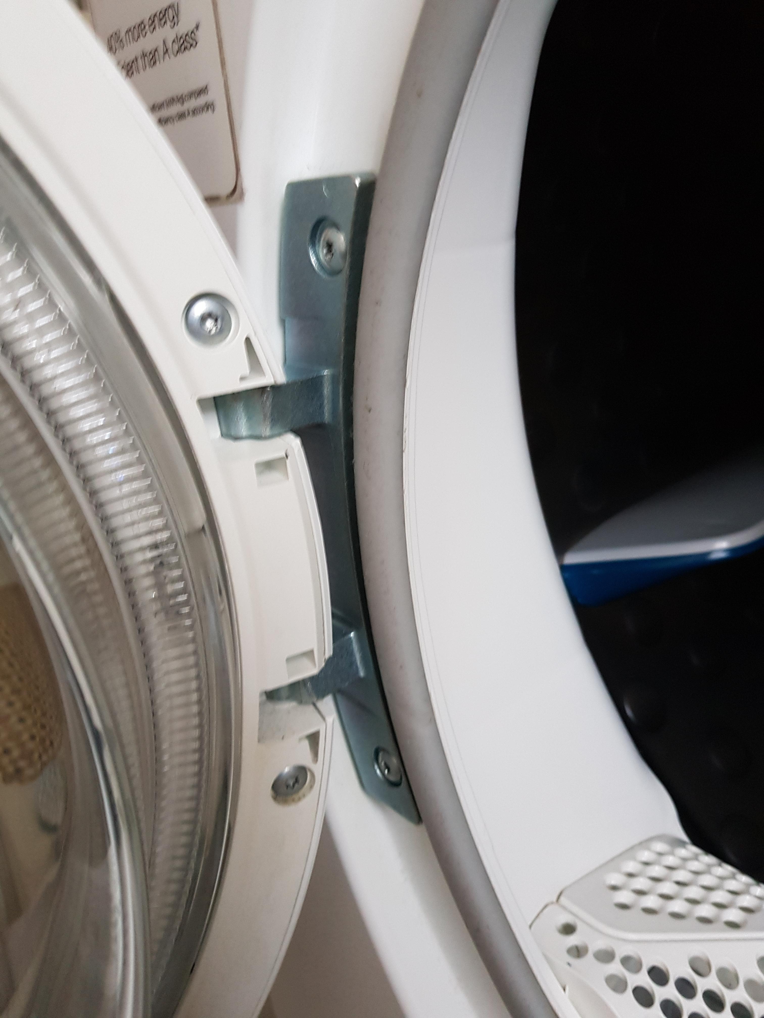 Electrolux 1366253233 cerniera porta asciugatrice