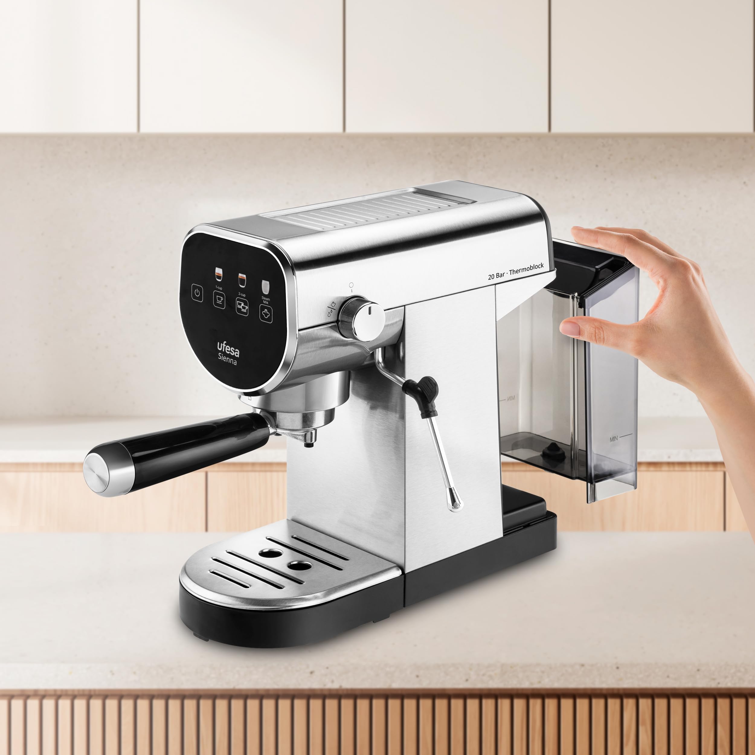 Ufesa Sienna macchina caffè espresso 20 bar 0,9 L
