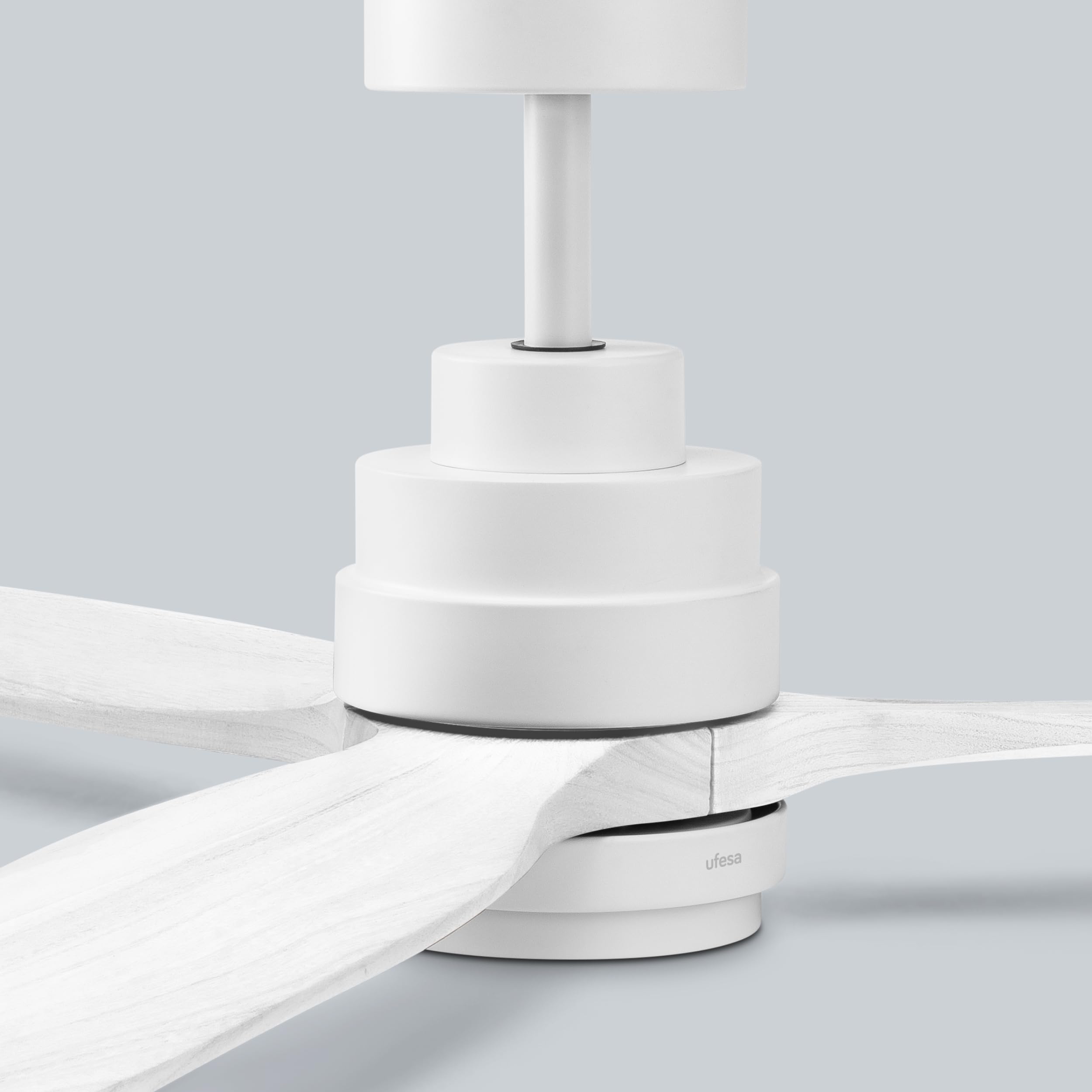 Ufesa ventilatore da soffitto con luce LED bianco 132 cm 40W